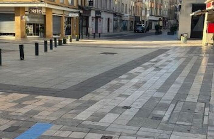 Bien Commercial À Vendre — photo 3