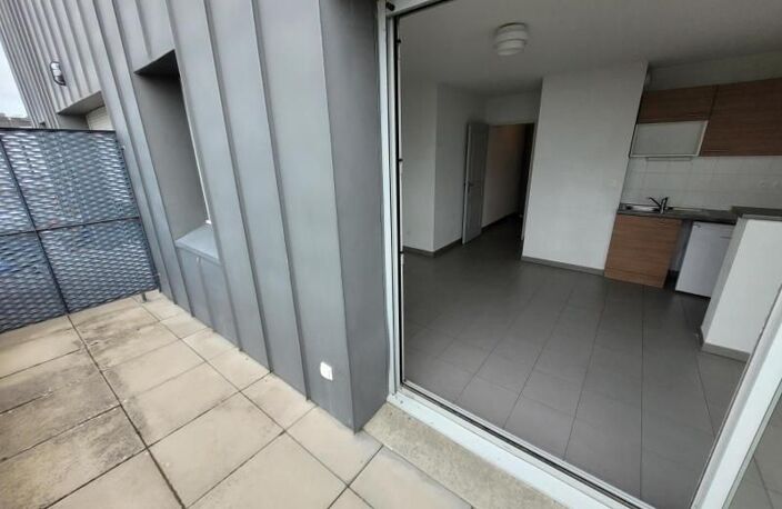 Blagnac T2 dernier étage grande terrasse et garage double — photo 2