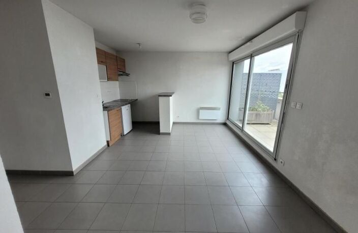Blagnac T2 dernier étage grande terrasse et garage double — photo 4