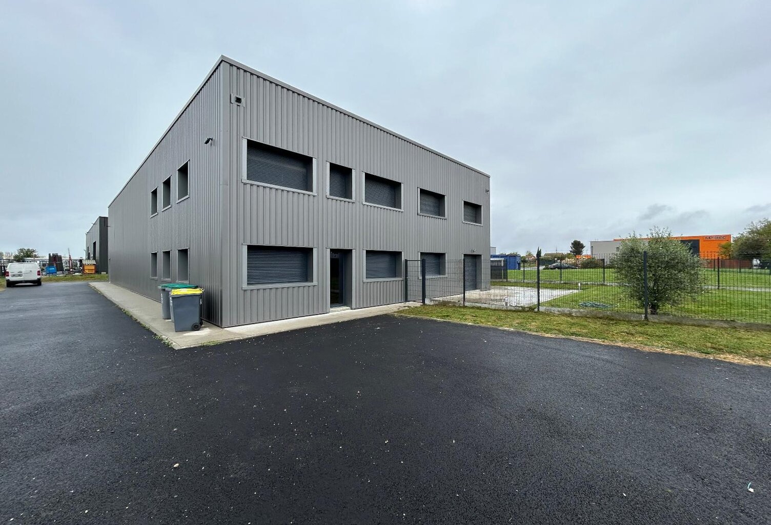 Location commerce  550 m² à Auterive (31190) — photo 1