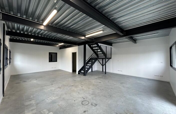 Location commerce  550 m² à Auterive (31190) — photo 4