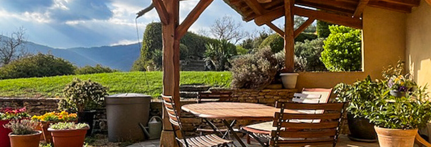 Maison 8 Pièces 204 m² à vendre à Ville-sur-Jarnioux (69640)