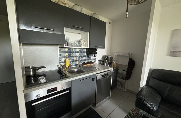 Appartement T3 terrasse et parking — photo 3
