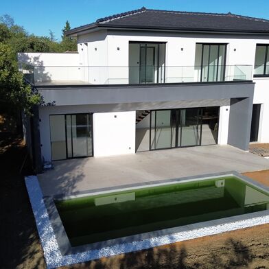 Maison 5 pièces 469000 €