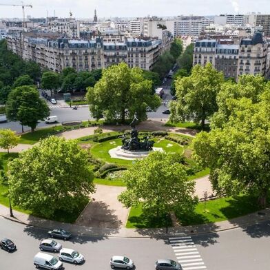 Commerce  296000 €