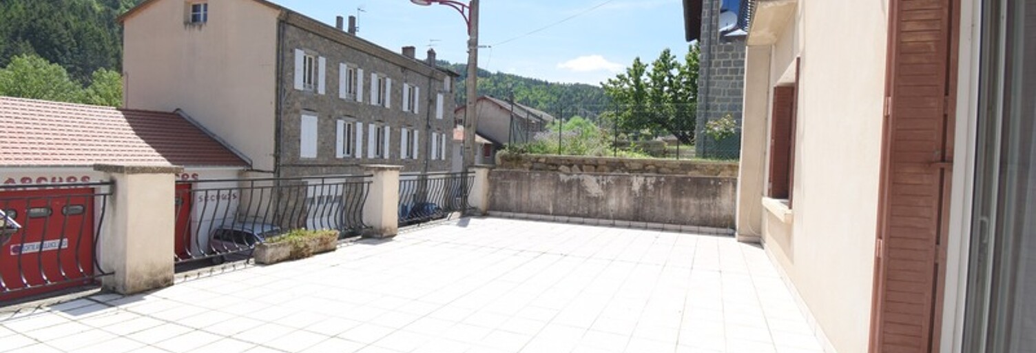 Immeuble  234 m² à vendre à Saint-Martin-de-Valamas (07310)