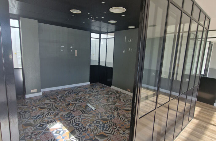AUTERIVE-Local commercial 150 m2 — photo 2