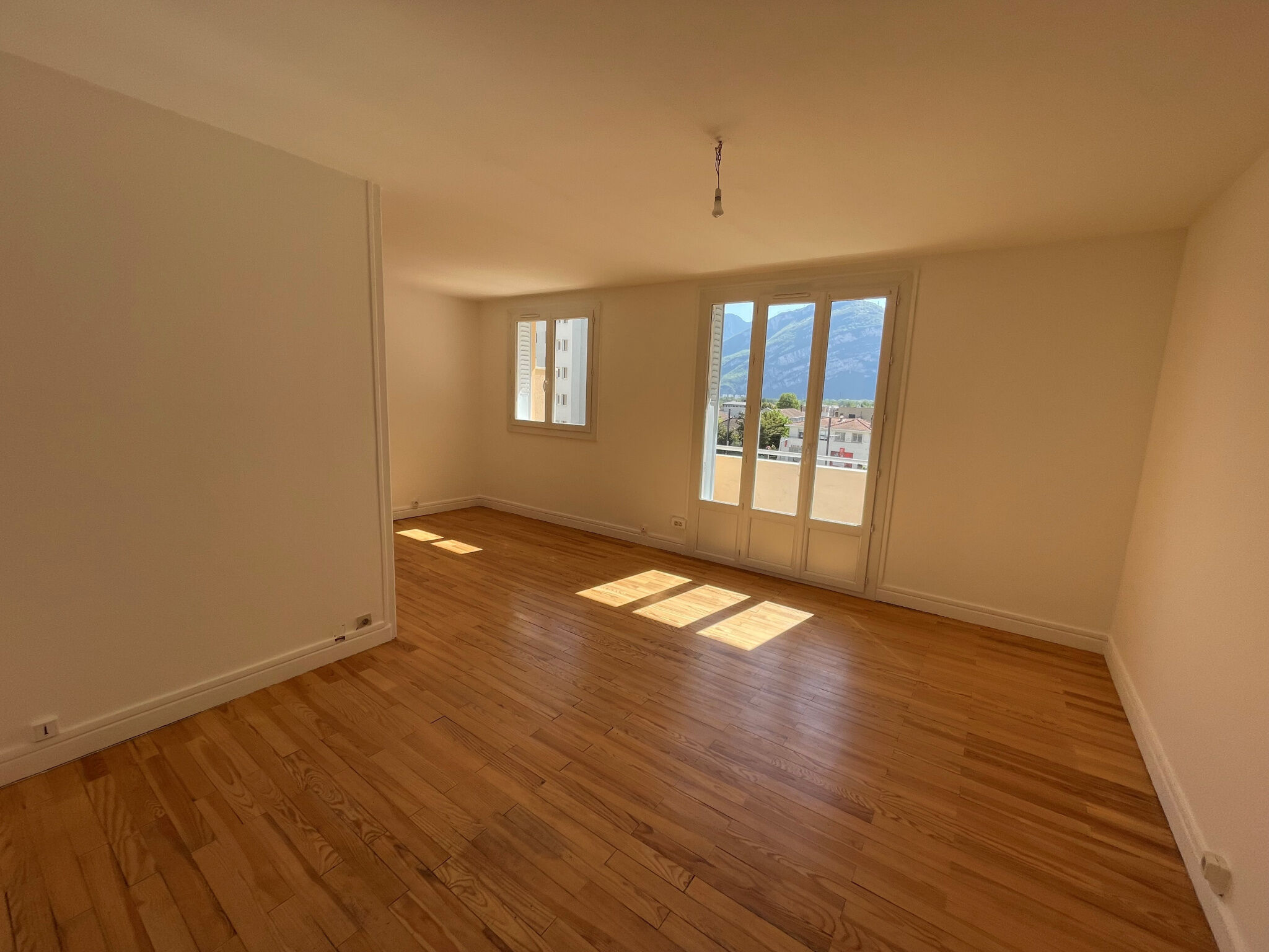 Appartement 4 pièces  à louer Saint-Égrève 38120