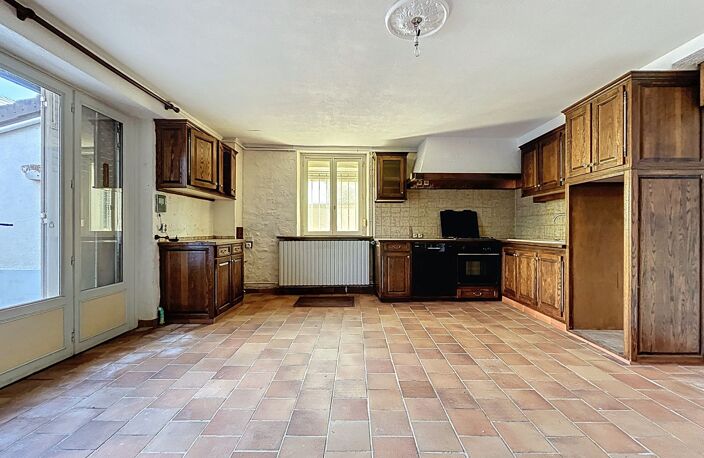 CHARMANTE MAISON SPACIEUSE AVEC JARDIN ET DÉPENDANCES  À 25 — photo 3