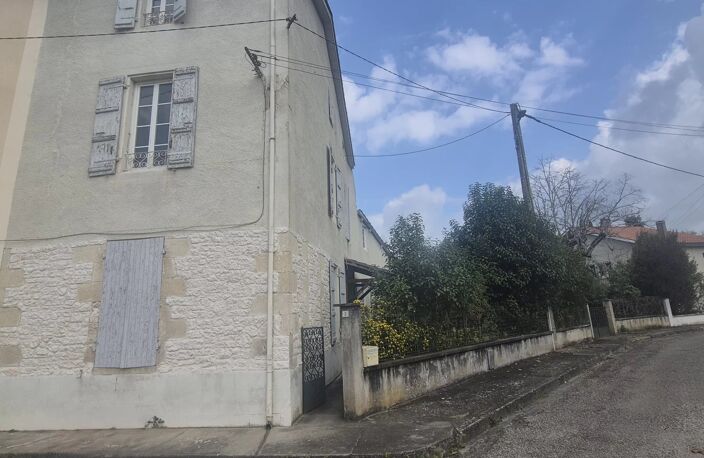 EXCLUSIVITÉ - MAISON DE VILLE À RÉNOVER — photo 2