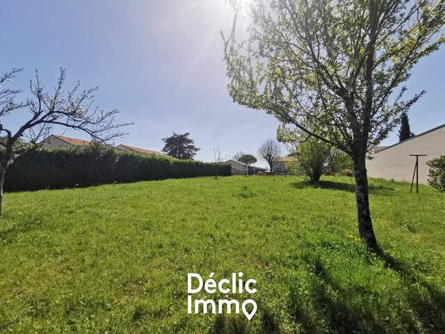 Grand terrain dans un secteur recherché — photo du bien