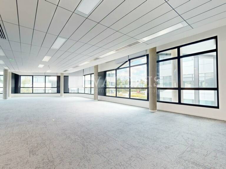 BUREAUX à LOUER — photo 1