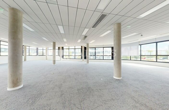 BUREAUX à LOUER — photo 2