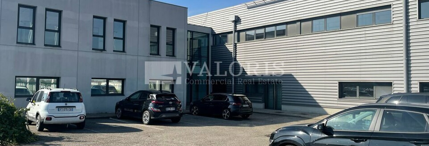 Commerce  3769 m² à louer à Saint-Priest (69800)