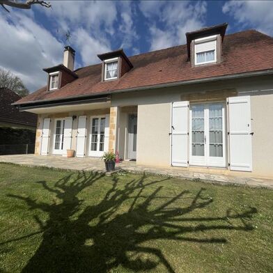 Maison 7 pièces 270810 €