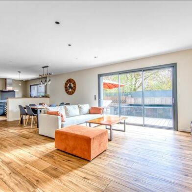 Maison 4 pièces 599000 €