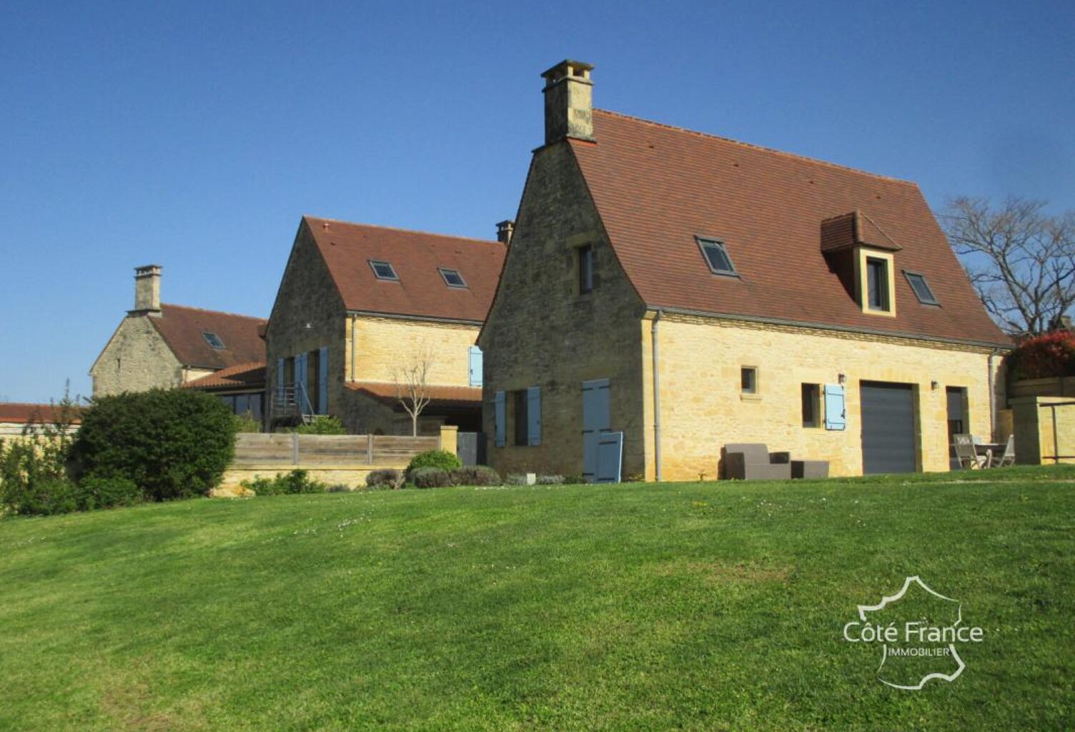 DORDOGNE-SARLAT LA CANEDA:  ENSEMBLE IMMOBILIER DE GITES — photo 1