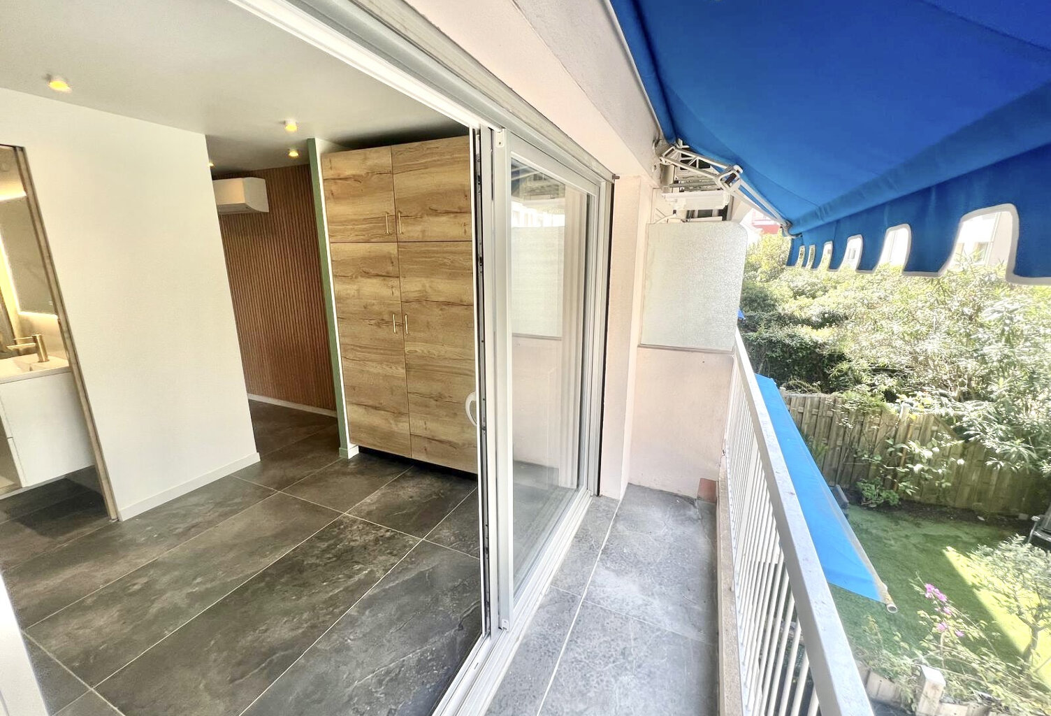 CANNES BASSE CALIFORNIE APPARTEMENT 21M2 REFAIT A NEUF PROCH — photo 1