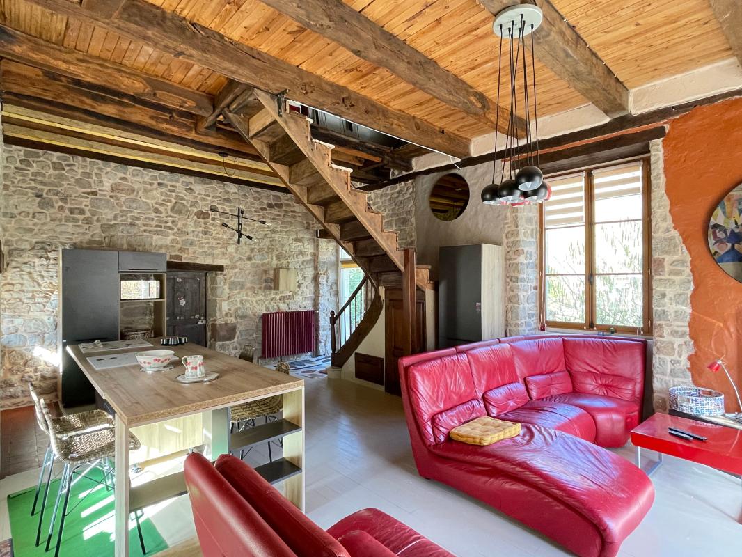 Propri&eacute;t&eacute;  T5 à vendre Salles-la-Source 12330