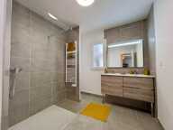 Appartement T4 neuf avec terrasse, jardin et garages — photo 2