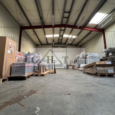 Local industriel  3900 €
