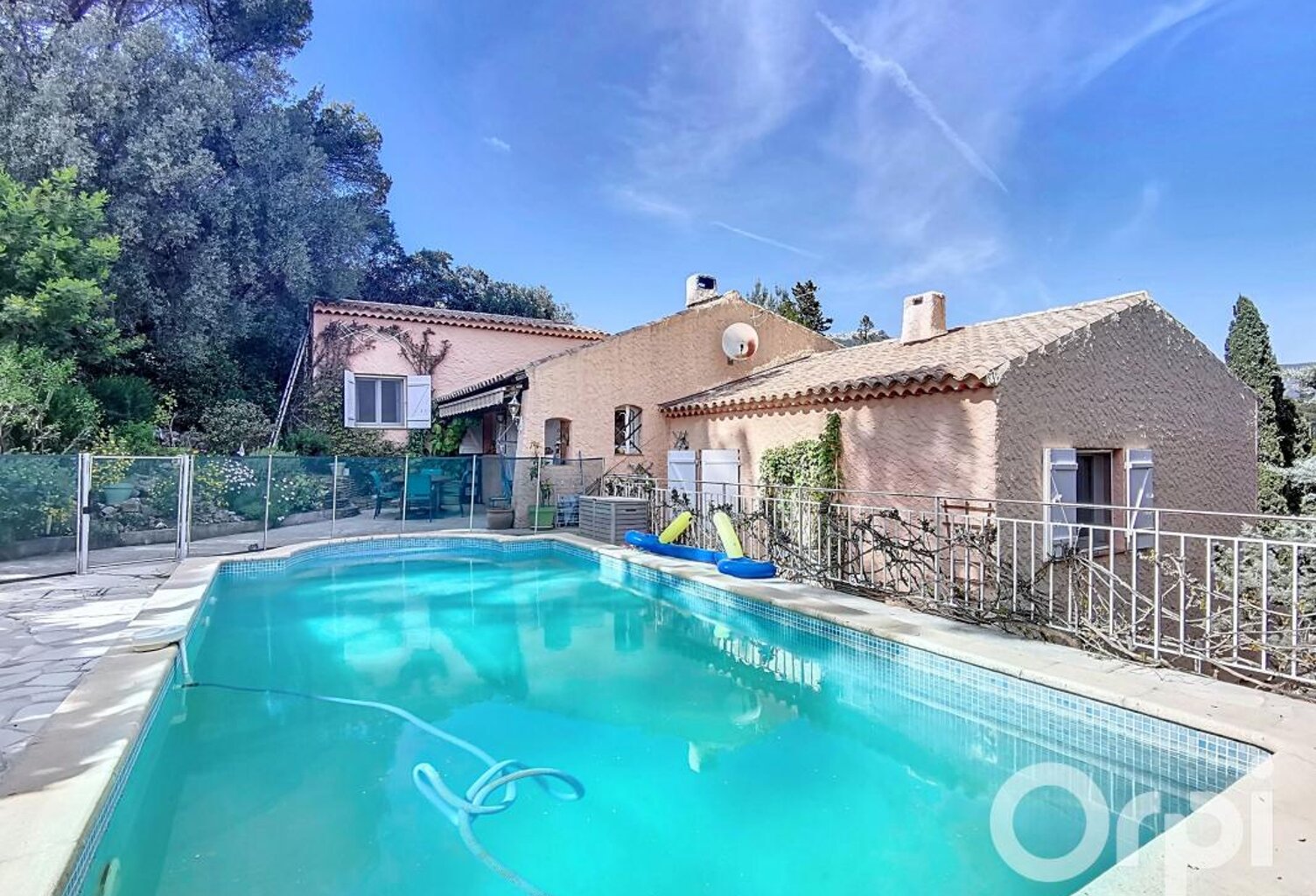 A vendre en exclusivité maison de type 6 avec piscine et garage sur 1091 m² de terrain située sur le secteur recherché des 4 chemins de routes — photo 1