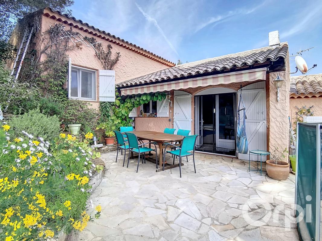 Photo A vendre en exclusivité maison de type 6 avec piscine et garage sur 1091 m² de terrain située sur le secteur recherché des 4 chemins de routes image 4/4