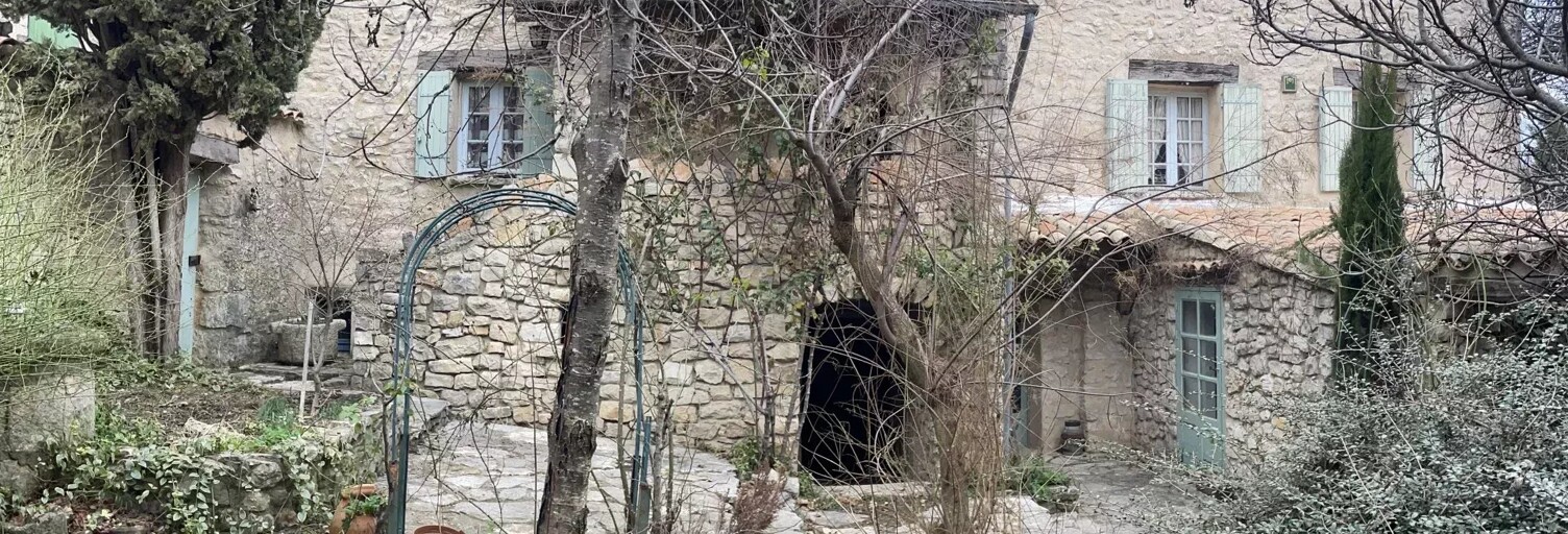 Maison 5 Pièces 136 m² à vendre à Saint-Trinit (84390)