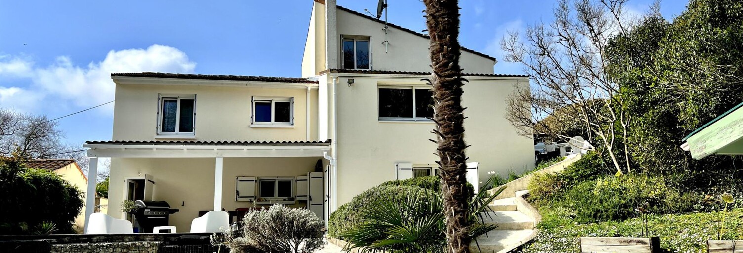 Maison 5 Pièces 171 m² à vendre à Fontcouverte (17100)