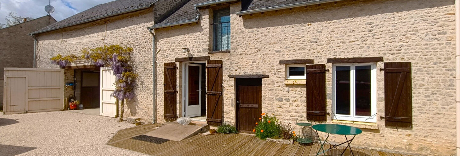 Maison 9 Pièces 200 m² à vendre à Bazoches-les-Gallerandes (45480)