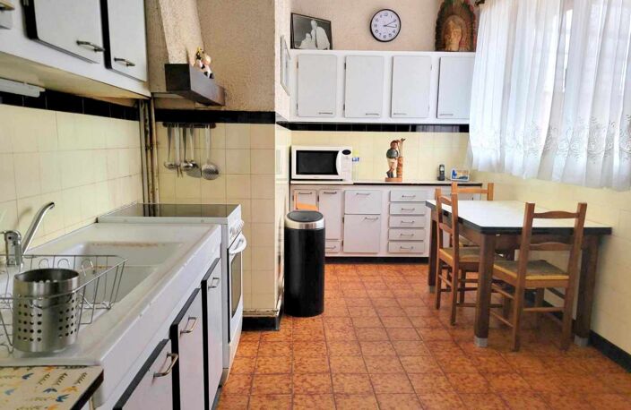 Local commercial — photo 2