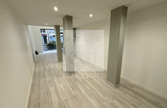 BUREAUX/LOCAL COMMERCIAL à LOUER — photo 3
