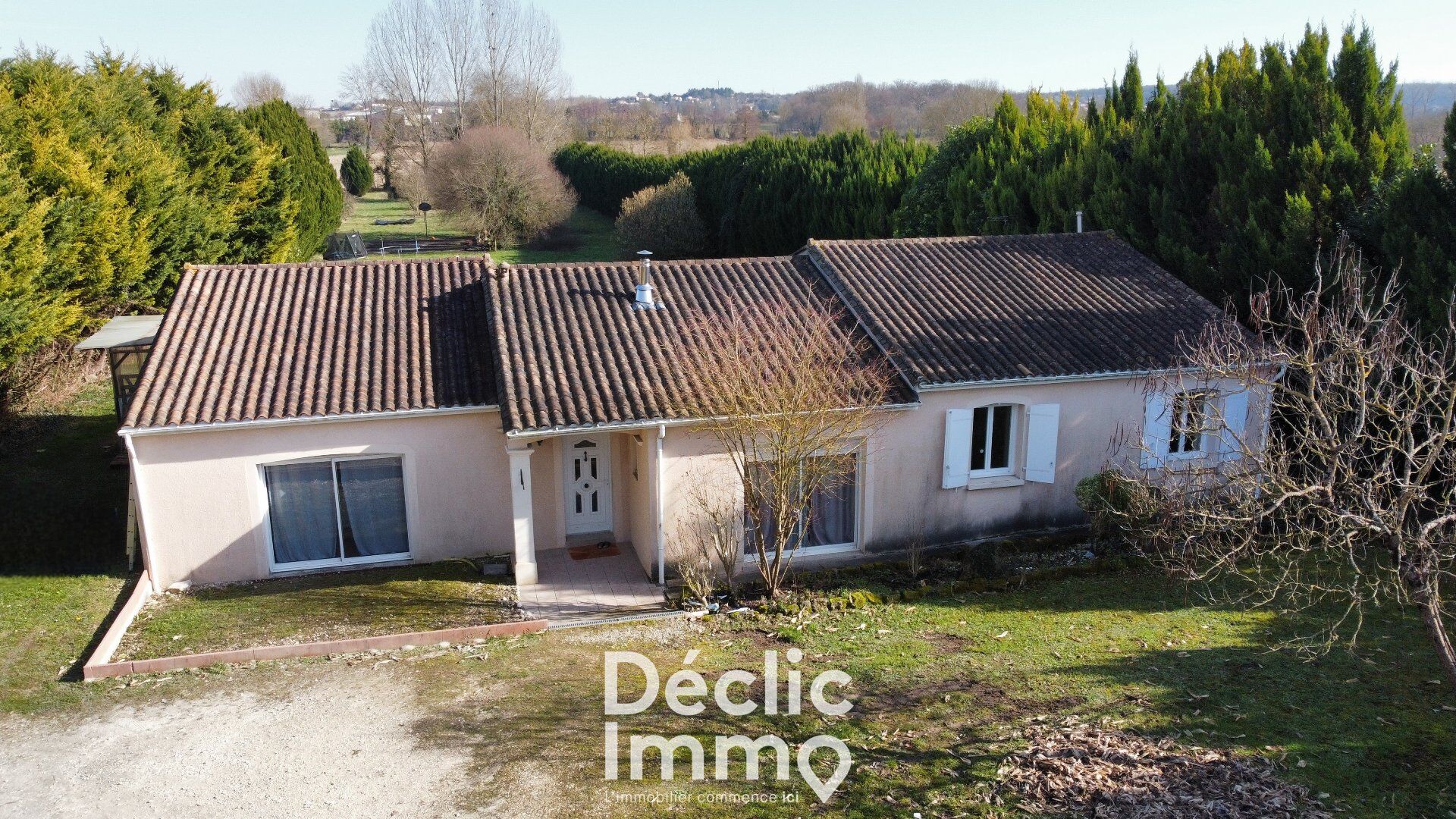 Villa / Maison  T5 à vendre Couronne (La) 16400