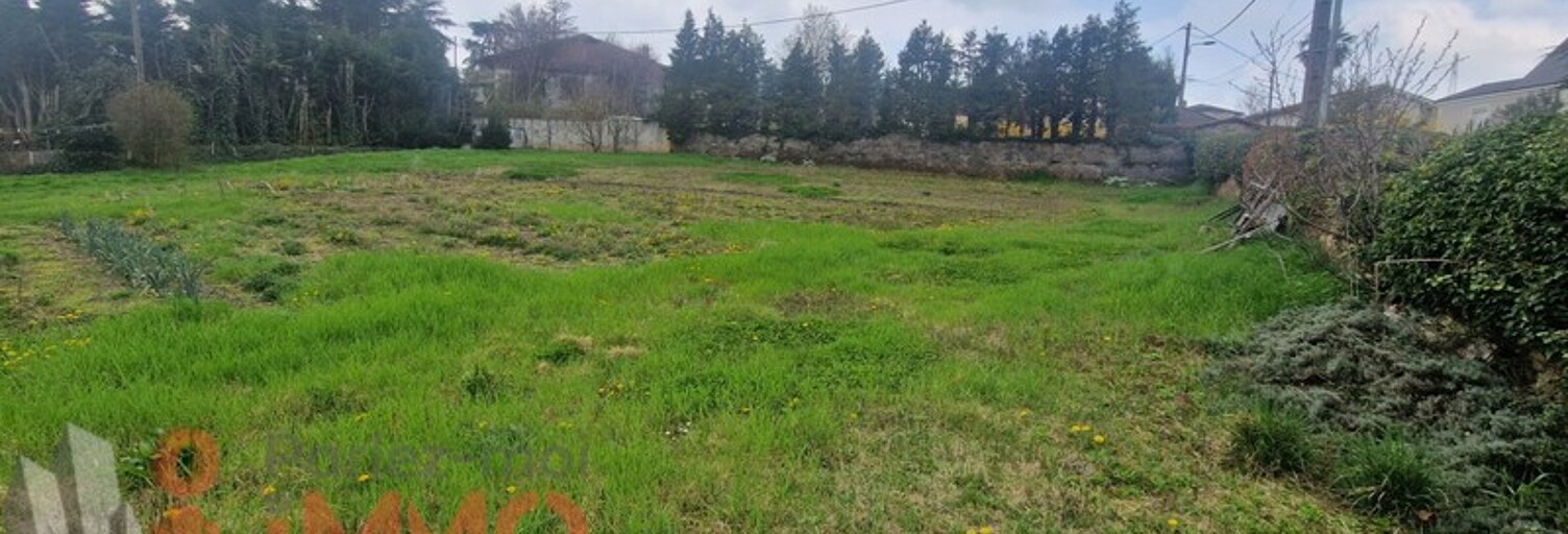 Terrain  1000 m² à vendre à Saint-Martin-la-Plaine (42800)