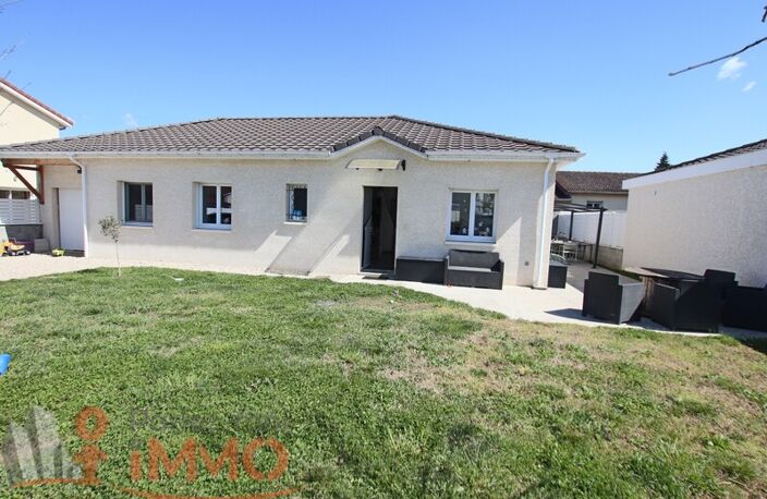 Villa — photo 2