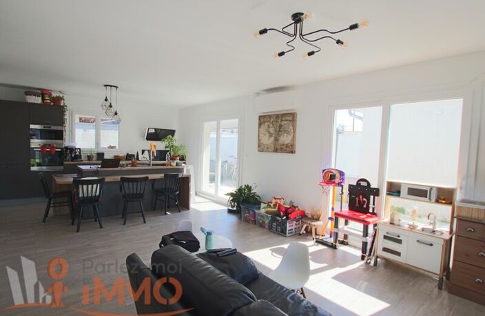 Villa — photo 3