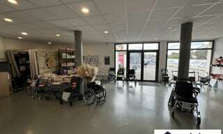 Commerce  176 m² à louer à Villeneuve-lès-Maguelone (34750)