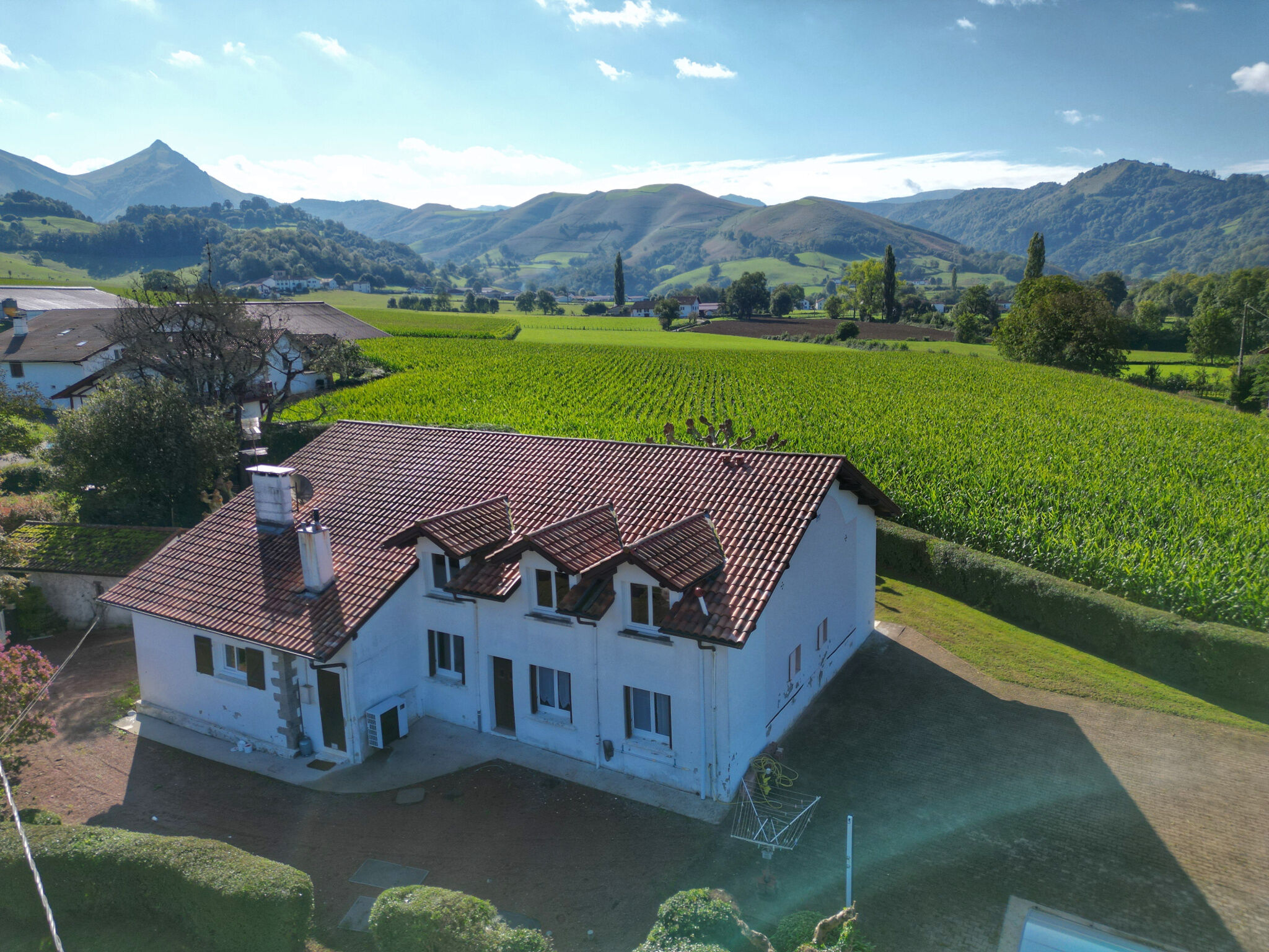 Villa / Maison  T11 à vendre Saint-Jean-Pied-de-Port 64220