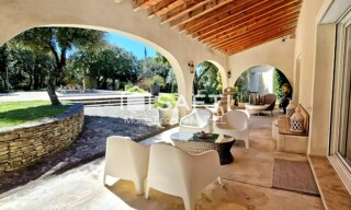 Maison 8 Pièces 205 m² à vendre à Venasque (84210)
