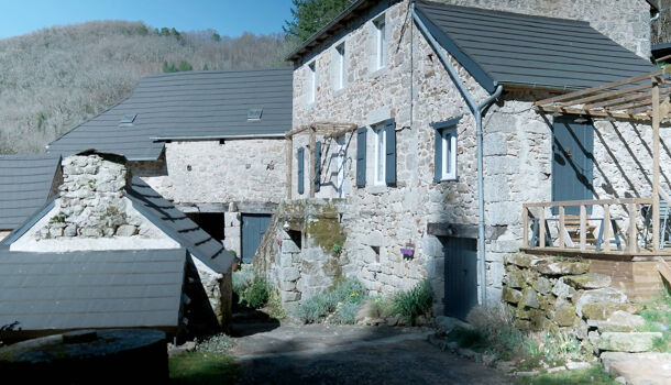 Propri&eacute;t&eacute; 6 pièces  à vendre Nayrac (Le) 12190