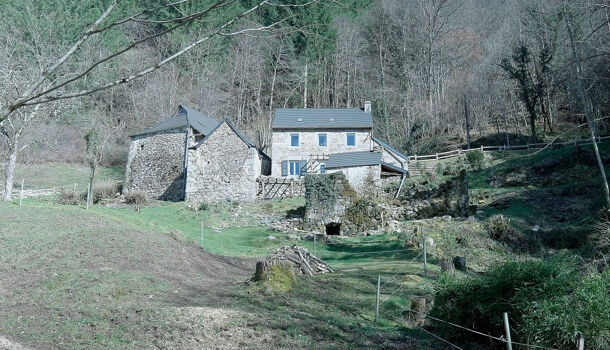Propri&eacute;t&eacute; 6 pièces  à vendre Nayrac (Le) 12190