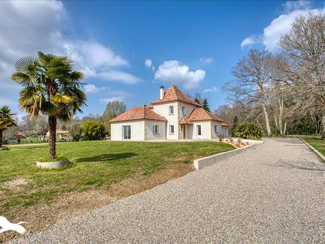 Contemporaine de 7 pièces principales — photo du bien