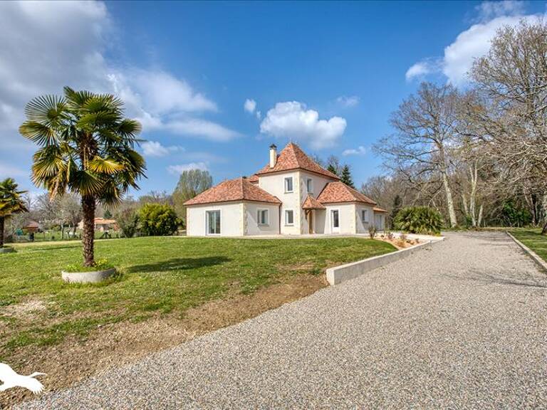 Contemporaine de 7 pièces principales — photo 1