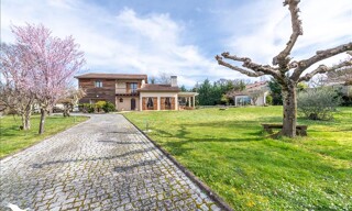 Maison 8 Pièces 195 m² à vendre à Camblanes-et-Meynac (33360)