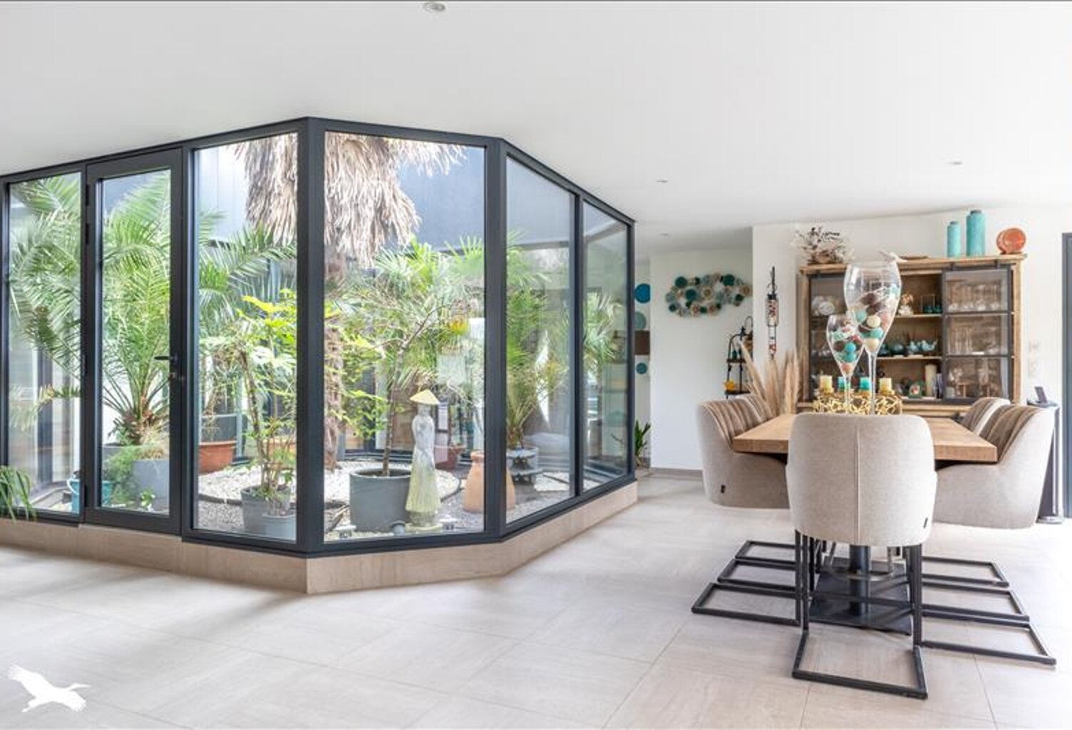 Contemporaine de 5 pièces principales — photo 1