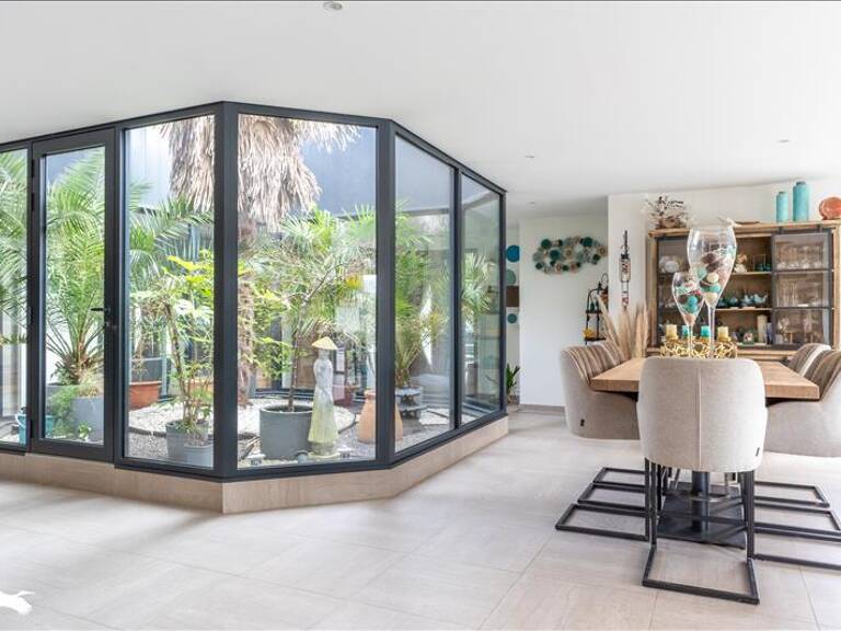 Contemporaine de 5 pièces principales — photo 1