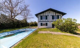 Maison 8 Pièces 213 m² à vendre à Ahetze (64210)