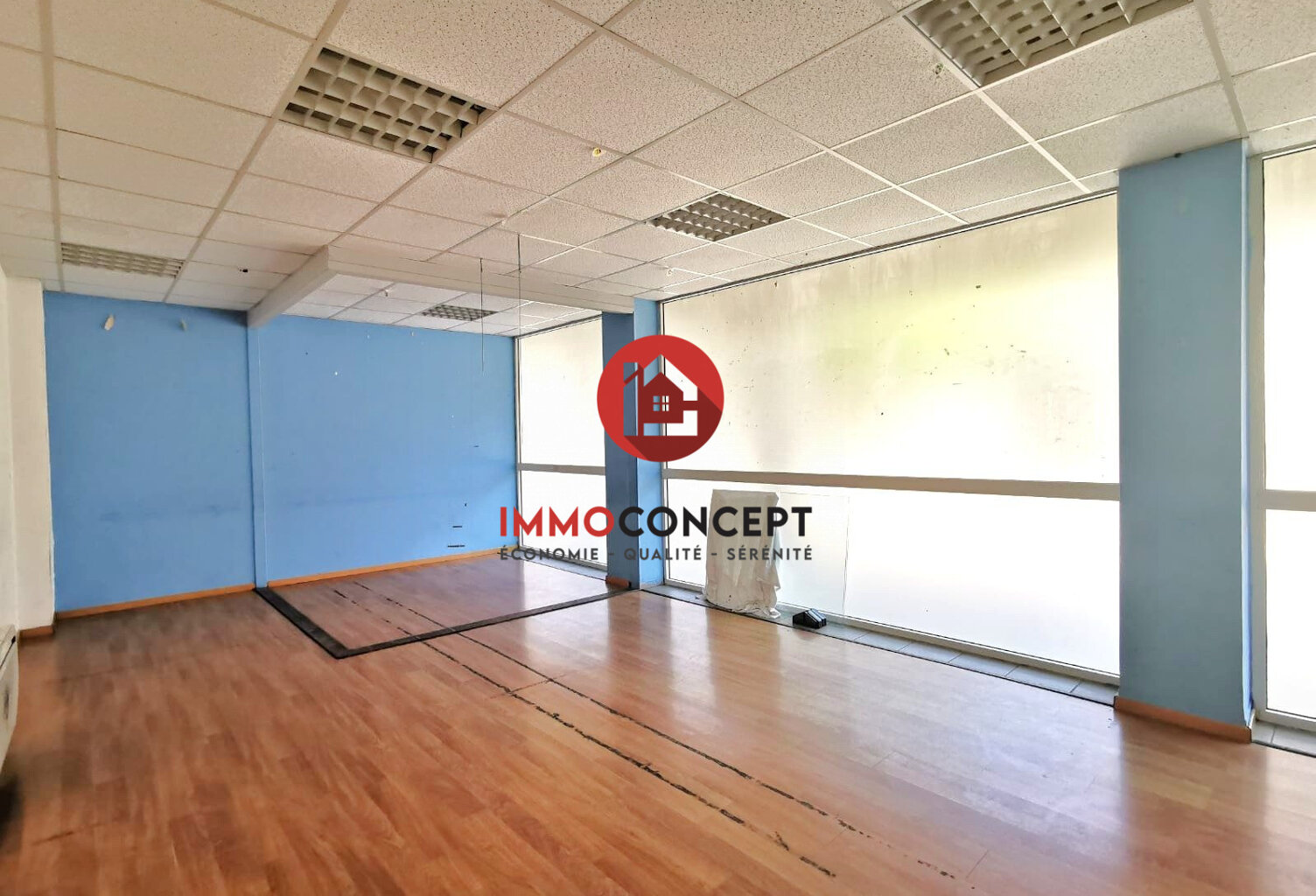 Local commercial 138m² - Bureaux — photo 1