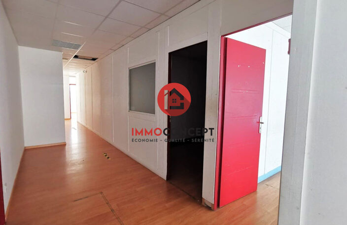 Local commercial 138m² - Bureaux — photo 2