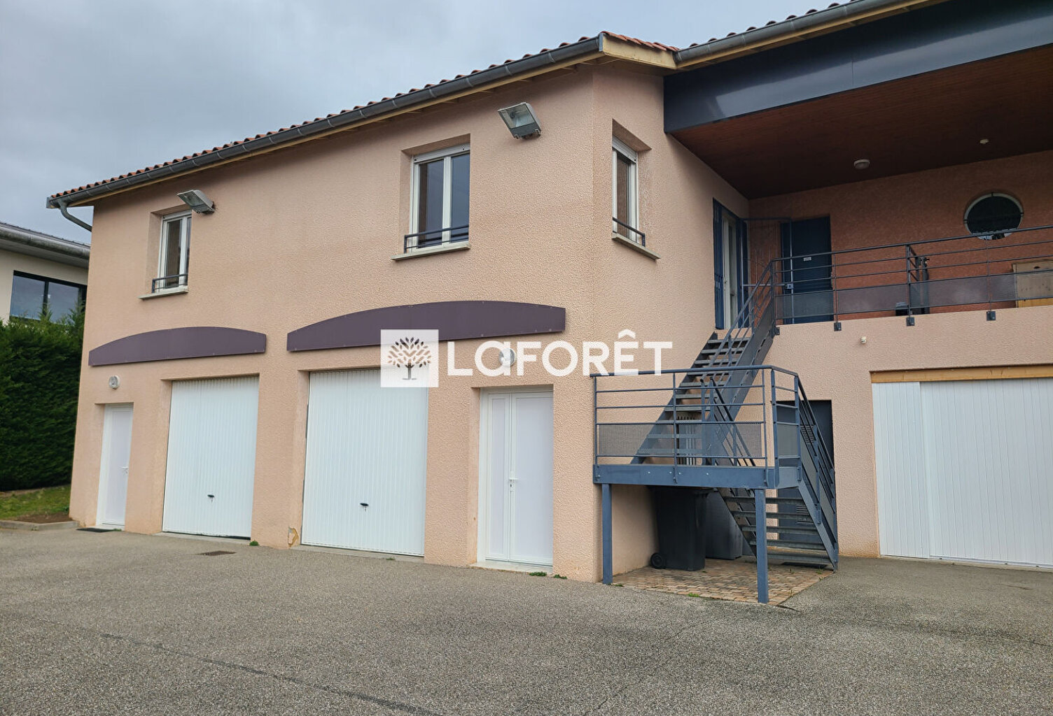 Bureaux  95m² Vaugneray — photo 1